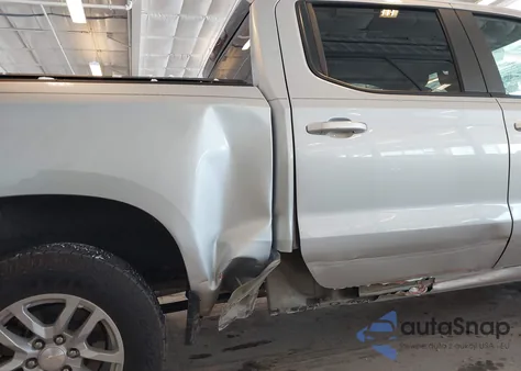 2021 Chevrolet Silverado 1500 4Wd Short Bed Lt z USA, uszkodzony, nr VIN 1GCUYDED4MZ443556